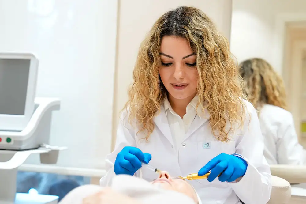 Doç. Dr. Ezgi Özkur
